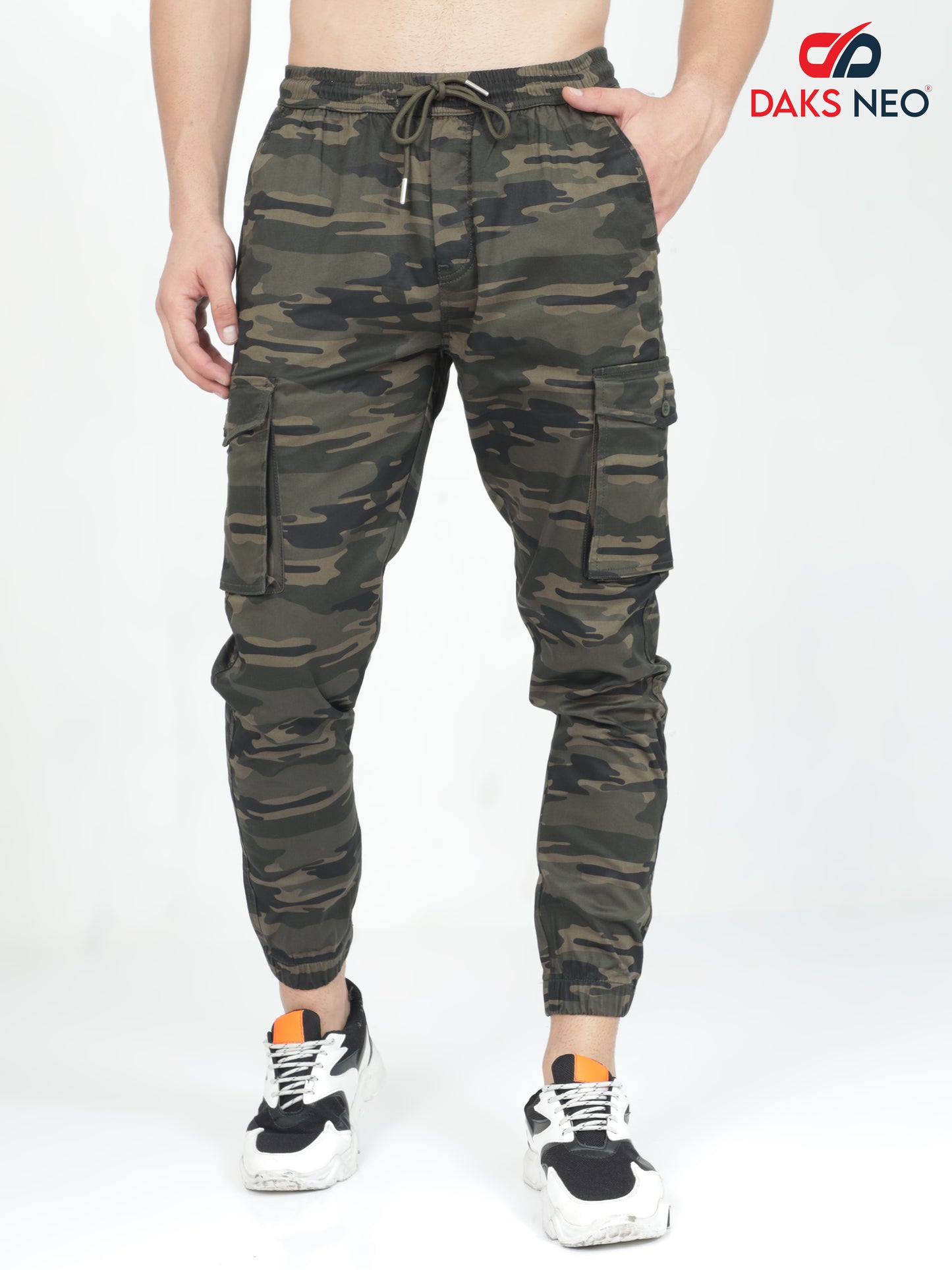 Tapered Fit Cotton & Men Camouflage Printed Joggers